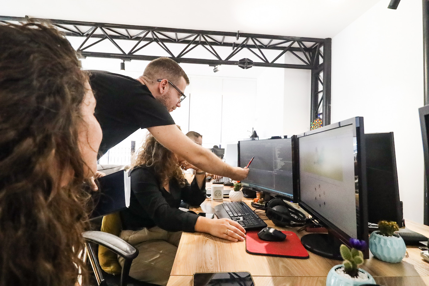 Qeverisja operacionale në sistemet digjitale: garantimi i kontrollit dhe përgjegjshmërisë